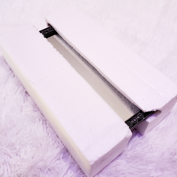 Yorkshire 3 piece vanity set with box - Picture 12 of 14